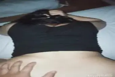 Cewek Cantik Pasrah Digenjot Doggy Jambak