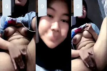 Mahasiswi Jilbab VCS Nakal Bareng Pacar LDR