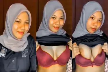 Maya Alissa Hijab BH Merah Godain Pascol