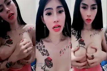 Vanya Pink Ngangkang Pamer Memek